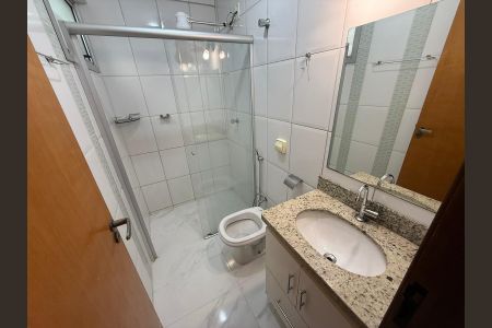 Apartamento para alugar com 72m², 2 quartos e 2 vagas Apartamento para alugar com 72m², 2 quartos e 2 vagasBanheiro