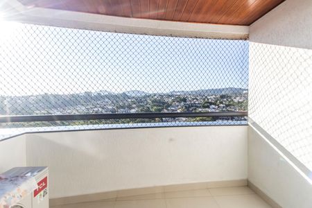 Apartamento à venda com 86m², 3 quartos e 2 vagas Apartamento à venda com 86m², 3 quartos e 2 vagasVaranda