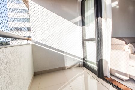 Varanda de apartamento à venda com 3 quartos, 86m² em Empresarial 18 do Forte, Barueri