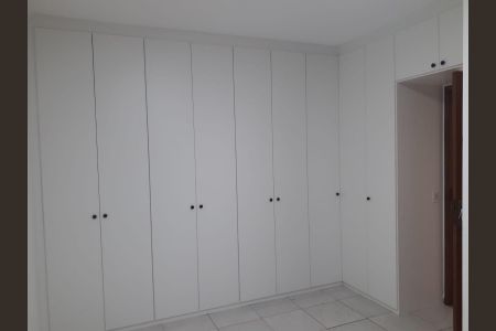 Apartamento para alugar com 173m², 3 quartos e 2 vagas Apartamento para alugar com 173m², 3 quartos e 2 vagasQuarto