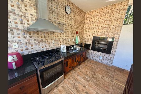 Espaço Gourmet de casa de condomínio para alugar com 5 quartos, 300m² em Retiro do Chale, Brumadinho