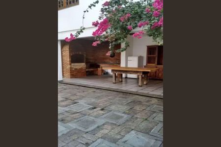 Casa à venda com 4 quartos, 600m² em Jardim Textil, São Paulo
