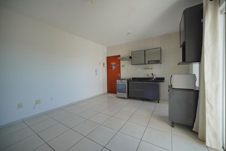 Sala/Cozinha de apartamento para alugar com 2 quartos, 55m² em Serraria, São José
