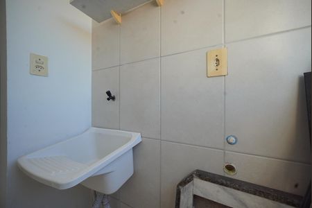 Área de Serviço de apartamento para alugar com 2 quartos, 55m² em Serraria, São José