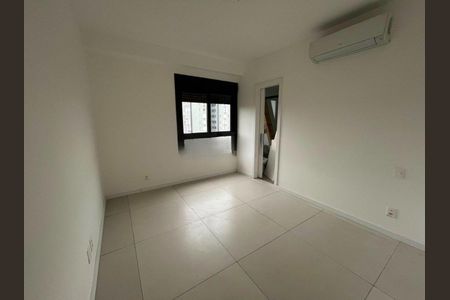 Quarto 1 de apartamento para alugar com 2 quartos, 69m² em Boa Vista, Porto Alegre