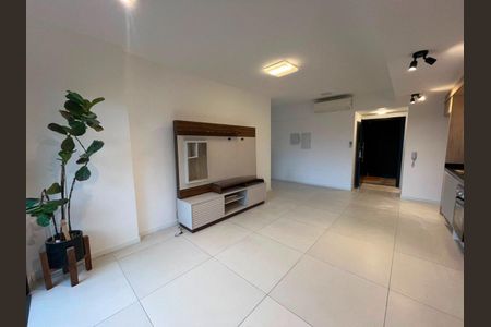 Sala / Cozinha de apartamento para alugar com 2 quartos, 69m² em Boa Vista, Porto Alegre