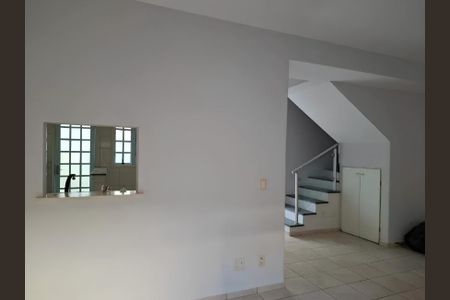 Sala de casa de condomínio para alugar com 3 quartos, 120m² em Jardim Bom Retiro, Campinas