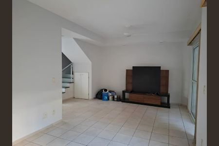 Casa de condomínio para alugar com 120m², 3 quartos e 2 vagas Casa de condomínio para alugar com 120m², 3 quartos e 2 vagasSala