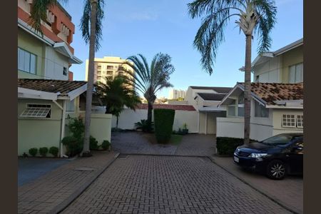 Casa de condomínio para alugar com 120m², 3 quartos e 2 vagas Casa de condomínio para alugar com 120m², 3 quartos e 2 vagasÁrea externa