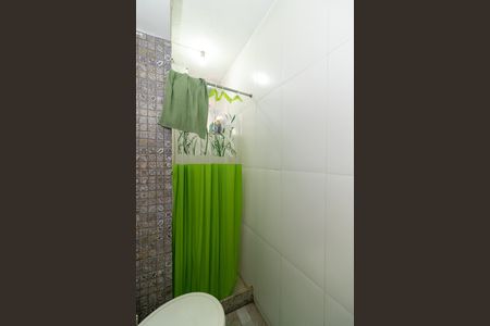 Banheiro de apartamento à venda com 2 quartos, 50m² em Realengo, Rio de Janeiro