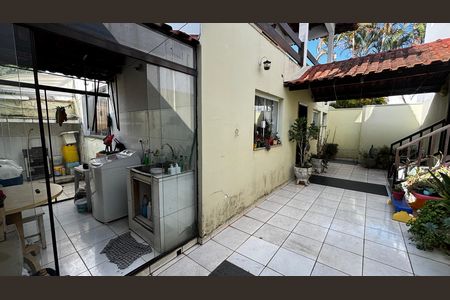 Casa para alugar com 580m², 4 quartos e 30 vagas Casa para alugar com 580m², 4 quartos e 30 vagasQuintal