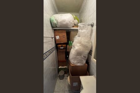Casa para alugar com 580m², 4 quartos e 30 vagas Casa para alugar com 580m², 4 quartos e 30 vagasBanheiro social