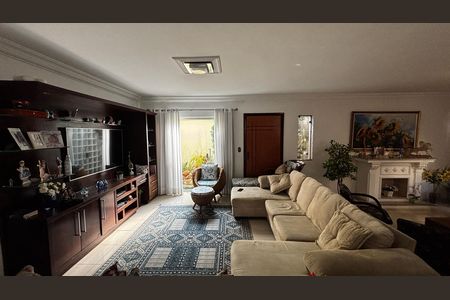 Casa para alugar com 580m², 4 quartos e 30 vagas Casa para alugar com 580m², 4 quartos e 30 vagasSala