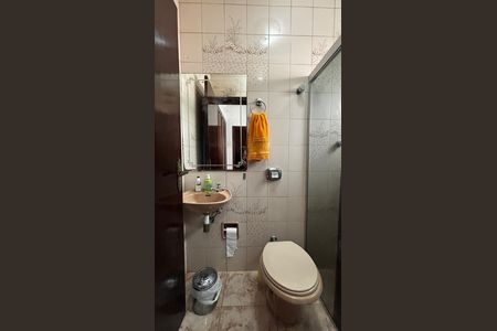 Casa para alugar com 580m², 4 quartos e 30 vagas Casa para alugar com 580m², 4 quartos e 30 vagasBanheiro social 2