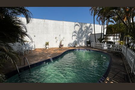 Casa para alugar com 580m², 4 quartos e 30 vagas Casa para alugar com 580m², 4 quartos e 30 vagasPiscina