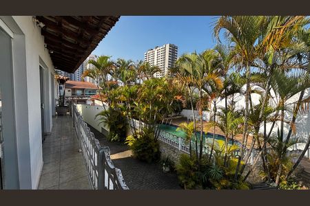 Casa para alugar com 580m², 4 quartos e 30 vagas Casa para alugar com 580m², 4 quartos e 30 vagasVaranda da área comum