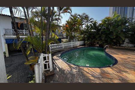 Casa para alugar com 580m², 4 quartos e 30 vagas Casa para alugar com 580m², 4 quartos e 30 vagasPiscina