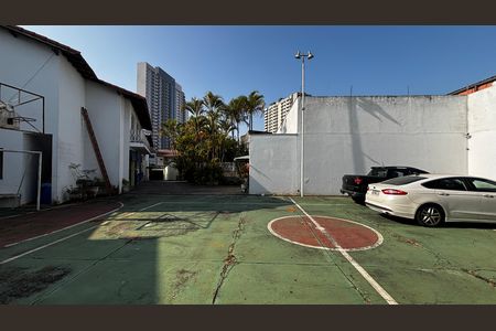 Casa para alugar com 580m², 4 quartos e 30 vagas Casa para alugar com 580m², 4 quartos e 30 vagasQuadra