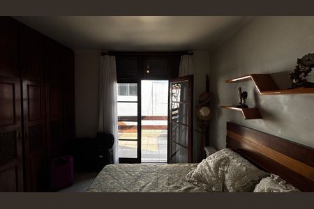 Casa para alugar com 580m², 4 quartos e 30 vagas Casa para alugar com 580m², 4 quartos e 30 vagasSuíte 2