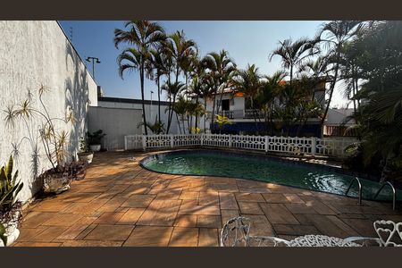 Casa para alugar com 580m², 4 quartos e 30 vagas Casa para alugar com 580m², 4 quartos e 30 vagasPiscina