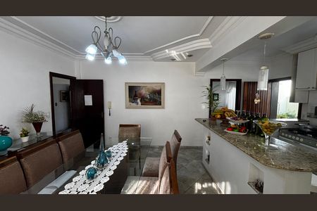 Casa para alugar com 580m², 4 quartos e 30 vagas Casa para alugar com 580m², 4 quartos e 30 vagasCopa/Cozinha