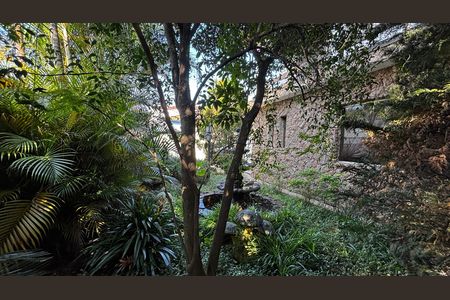 Casa para alugar com 580m², 4 quartos e 30 vagas Casa para alugar com 580m², 4 quartos e 30 vagasQuintal