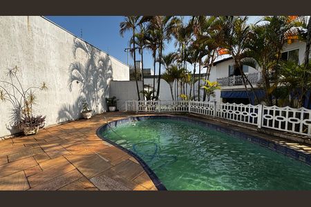 Casa para alugar com 580m², 4 quartos e 30 vagas Casa para alugar com 580m², 4 quartos e 30 vagasPiscina