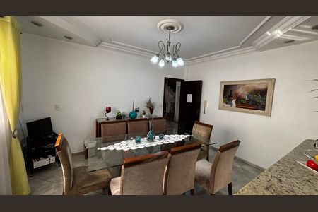 Casa para alugar com 580m², 4 quartos e 30 vagas Casa para alugar com 580m², 4 quartos e 30 vagasCopa/Cozinha