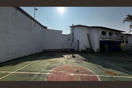 Casa para alugar com 580m², 4 quartos e 30 vagas Casa para alugar com 580m², 4 quartos e 30 vagasQuadra