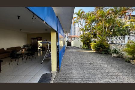 Casa para alugar com 580m², 4 quartos e 30 vagas Casa para alugar com 580m², 4 quartos e 30 vagasQuintal - Garagem