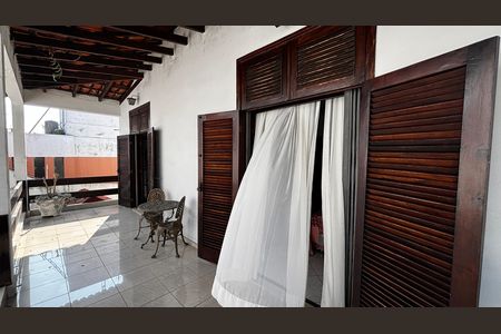 Casa para alugar com 580m², 4 quartos e 30 vagas Casa para alugar com 580m², 4 quartos e 30 vagasVaranda da Suíte 1