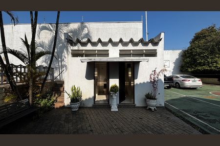 Casa para alugar com 580m², 4 quartos e 30 vagas Casa para alugar com 580m², 4 quartos e 30 vagasQuintal