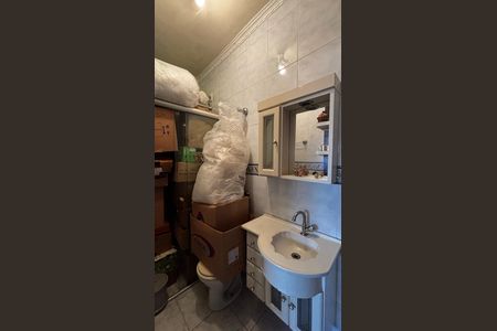 Casa para alugar com 580m², 4 quartos e 30 vagas Casa para alugar com 580m², 4 quartos e 30 vagasBanheiro social