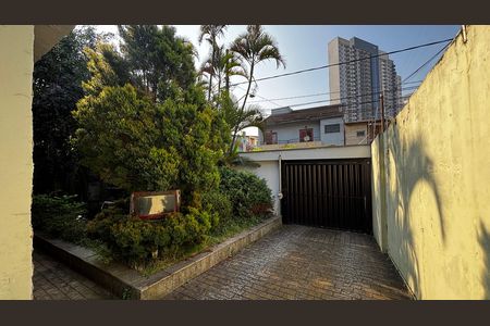 Casa para alugar com 580m², 4 quartos e 30 vagas Casa para alugar com 580m², 4 quartos e 30 vagasGaragem