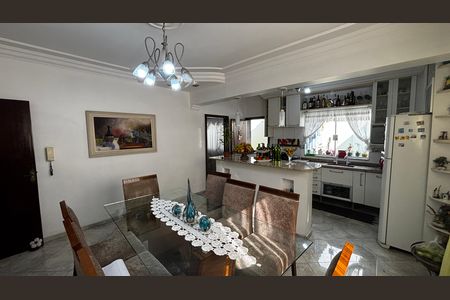 Casa para alugar com 580m², 4 quartos e 30 vagas Casa para alugar com 580m², 4 quartos e 30 vagasCopa/Cozinha