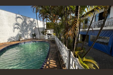 Casa para alugar com 580m², 4 quartos e 30 vagas Casa para alugar com 580m², 4 quartos e 30 vagasPiscina