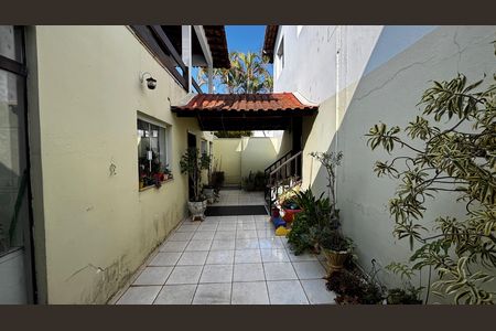 Casa para alugar com 580m², 4 quartos e 30 vagas Casa para alugar com 580m², 4 quartos e 30 vagasQuintal