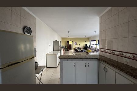 Casa para alugar com 580m², 4 quartos e 30 vagas Casa para alugar com 580m², 4 quartos e 30 vagasÁrea comum