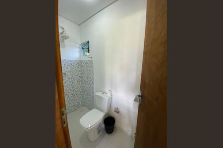 Banheiro de casa para alugar com 2 quartos, 130m² em Chácara do Remanso, Cotia