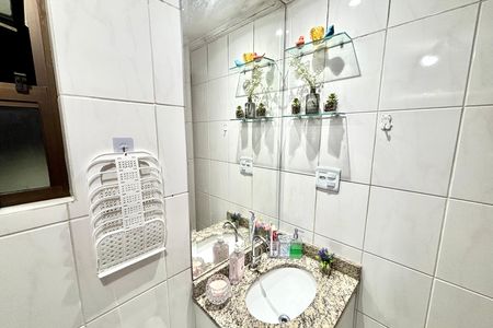 Apartamento à venda com 55m², 3 quartos e 1 vaga Apartamento à venda com 55m², 3 quartos e 1 vagaBanheiro