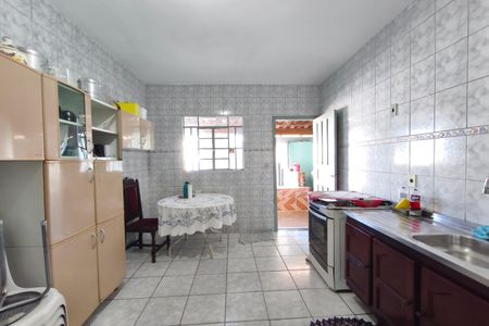 Casa à venda com 250m², 2 quartos e 3 vagas Casa à venda com 250m², 2 quartos e 3 vagasCozinha