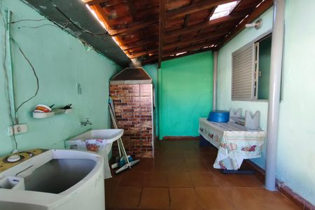 Casa à venda com 250m², 2 quartos e 3 vagas Casa à venda com 250m², 2 quartos e 3 vagasÁrea de Serviço
