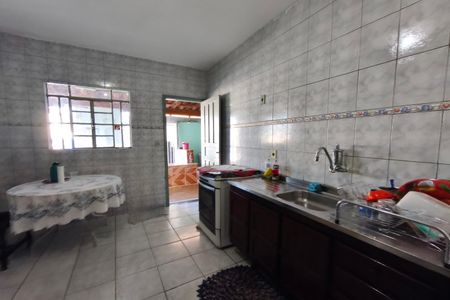 Casa à venda com 250m², 2 quartos e 3 vagas Casa à venda com 250m², 2 quartos e 3 vagasCozinha
