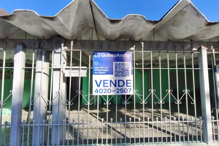 Casa à venda com 250m², 2 quartos e 3 vagas Casa à venda com 250m², 2 quartos e 3 vagasPLACA INSTALADA NA FACHADA