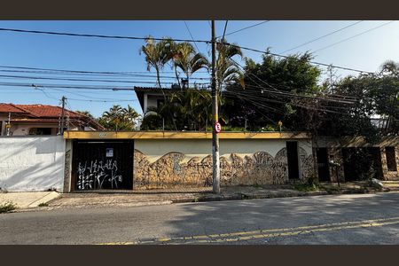 Fachada de casa à venda com 4 quartos, 580m² em Vila Homero Thon, Santo André