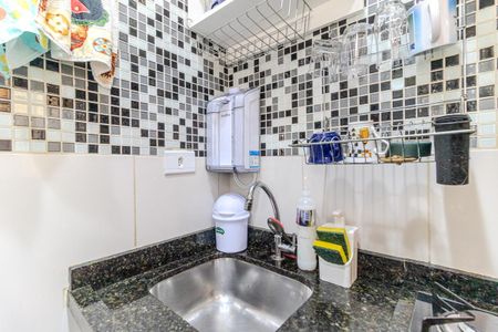 Cozinha de apartamento à venda com 1 quarto, 30m² em Santa Cecilia, São Paulo