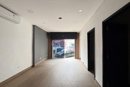 Casa para alugar com 200m², 3 quartos e 3 vagas Casa para alugar com 200m², 3 quartos e 3 vagasSala