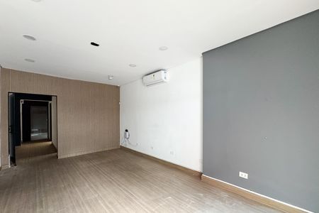 Casa para alugar com 200m², 3 quartos e 3 vagas Casa para alugar com 200m², 3 quartos e 3 vagasSala