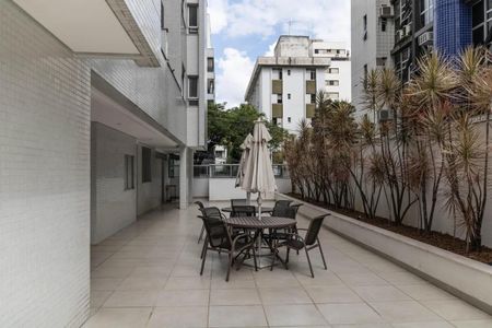Apartamento para alugar com 71m², 3 quartos e 2 vagas