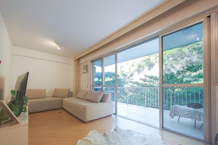 Apartamento à venda com 96m², 2 quartos e 1 vaga Apartamento à venda com 96m², 2 quartos e 1 vagaSala